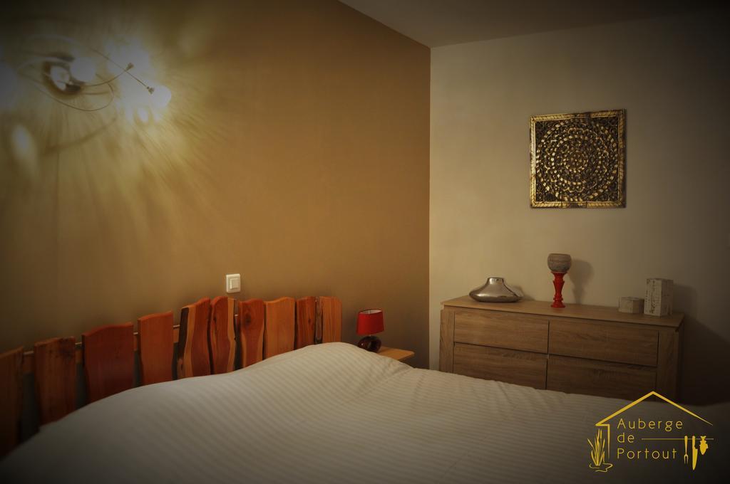Auberge De Portout Chanaz Kamer foto